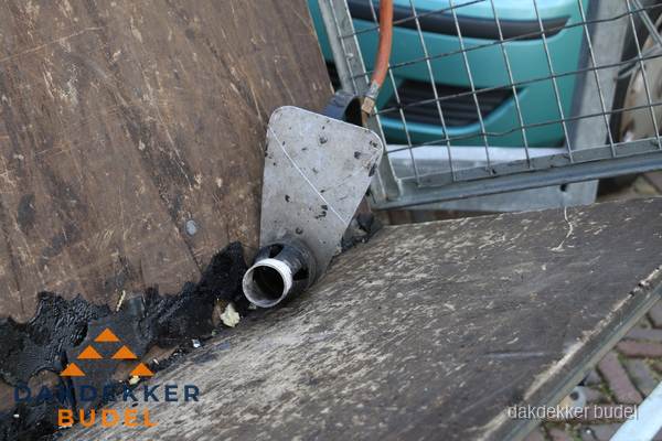 Dakdekkers gasbrander voor bitumen werkzaamheden in Budel Dakdekkers gasbrander voor bitumen werkzaamheden in Budel